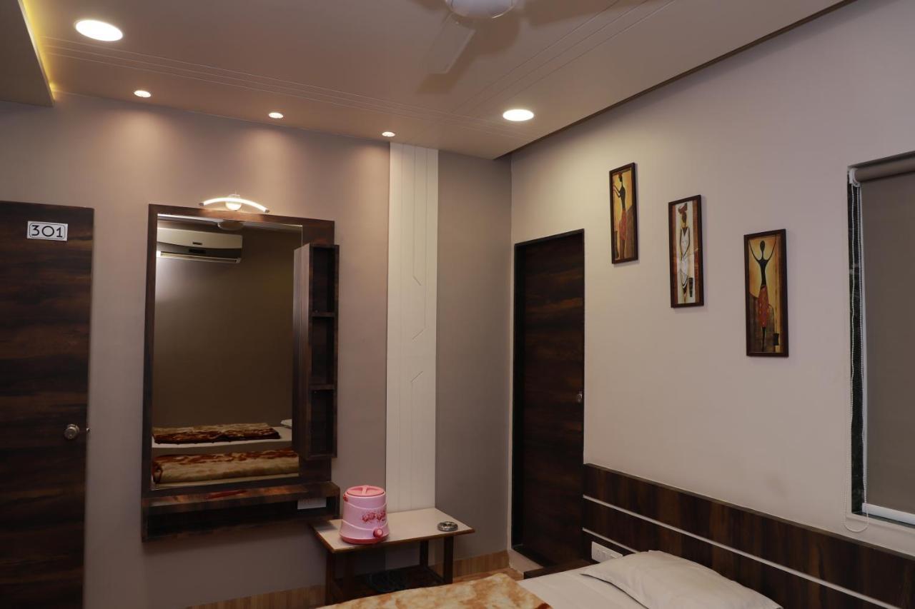 Hotel Darshan Amreli Bagian luar foto