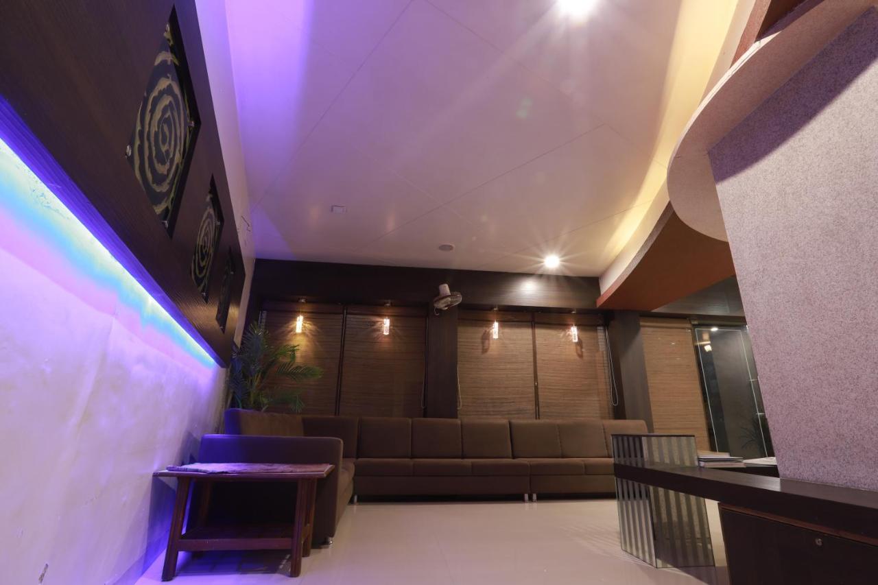 Hotel Darshan Amreli Bagian luar foto