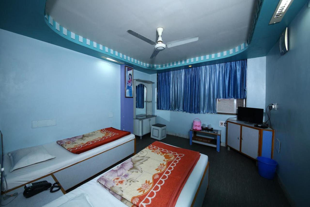 Hotel Darshan Amreli Bagian luar foto