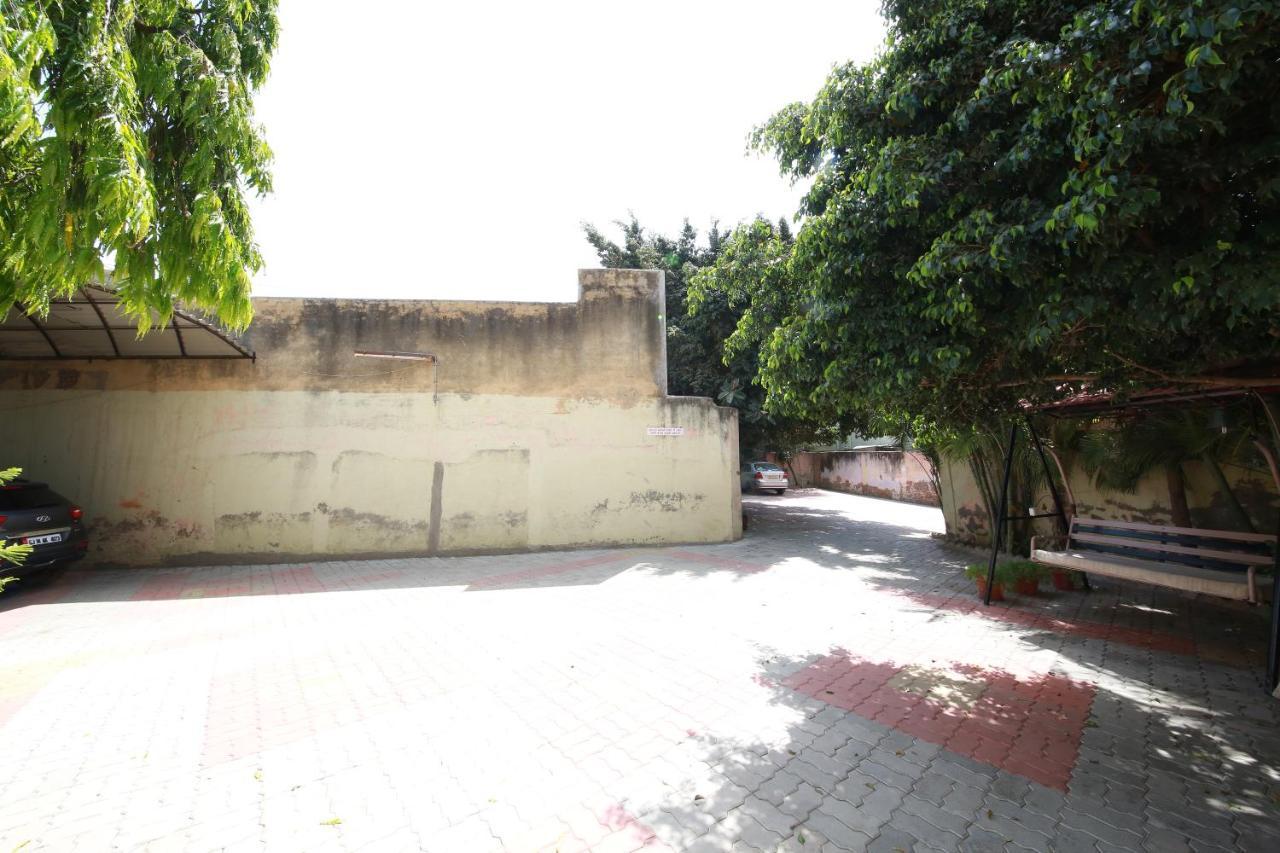Hotel Darshan Amreli Bagian luar foto