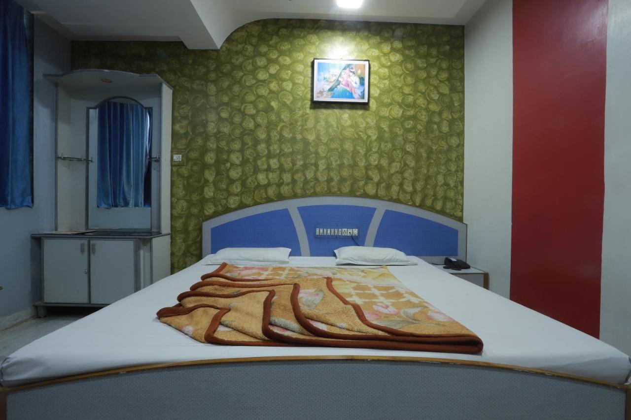 Hotel Darshan Amreli Bagian luar foto